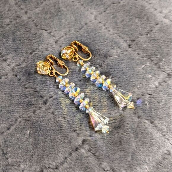 Vintage 60's Aurora Borealis Crystal Dangle Earrings - Picture 4 of 13